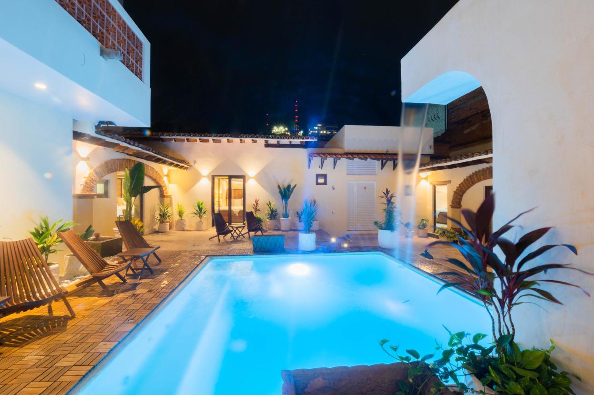 Casa Victoria Malecon - Adults Only