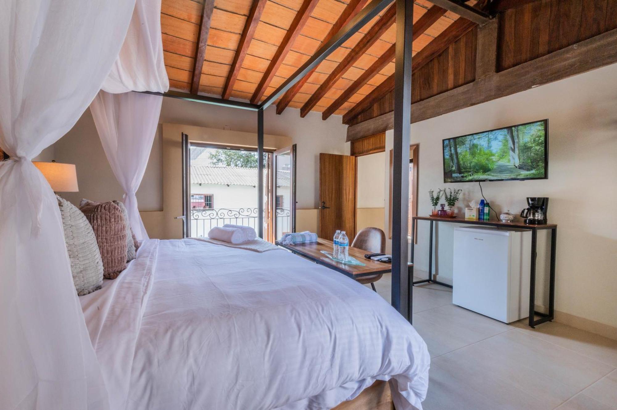 Casa Victoria Malecon - Adults Only Puerto Vallarta